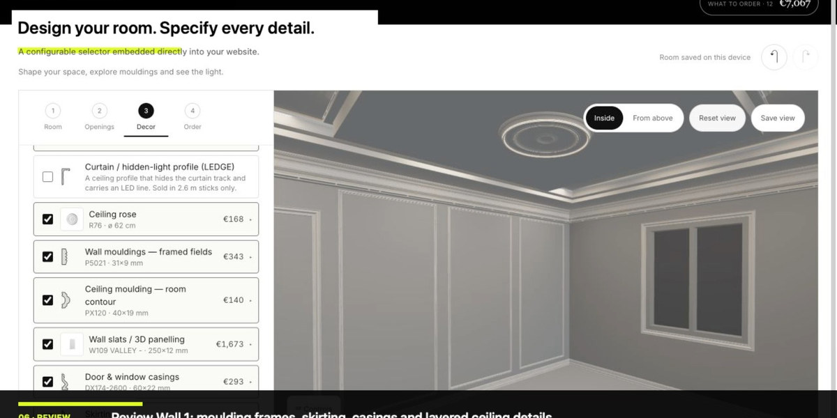 Finished room with cornices, wall mouldings, casing, skirting and ceiling rose